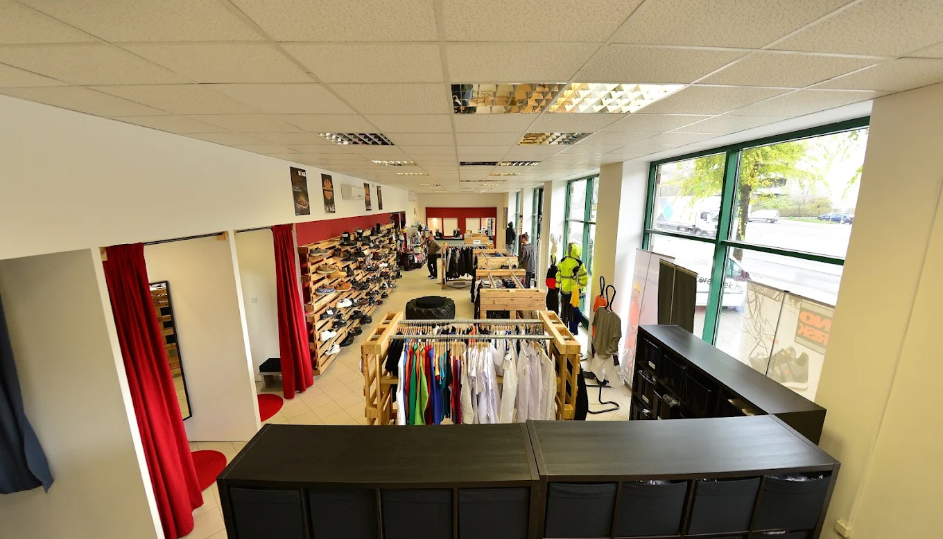 Hungária körúti üzlet – polcok